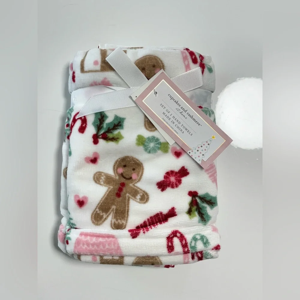 Cupcakes and Cashmere Sweet Christmas Treats Set of 2 Hand Towels